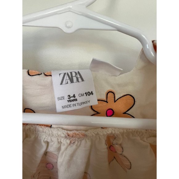 Zara Floral Ruffle Top - Picture 3 of 3